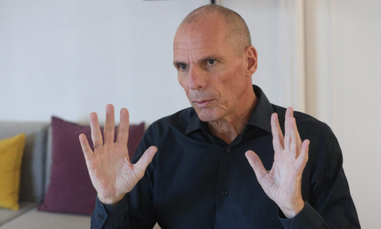 Ο-Γιάνης-Βαρουφάκης-σχολιάζει-τη-δίωξη-για-ecstasy:-«Δεν-έχει-σχέση-με-τα-ναρκωτικά-ή-τον-νόμο»