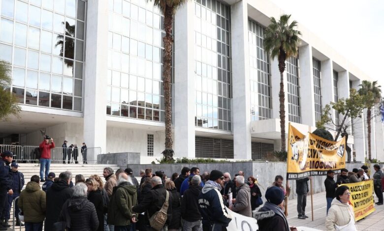 Στάση-εργασίας-της-ΑΔΕΔΥ-την-Τετάρτη-4-Μαρτίου-για-τη-δίκη-της-Χρυσής-Αυγής