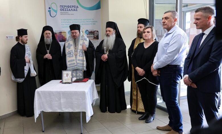 Τρισάγιο-για-τα-θύματα-των-Τεμπών-και-της-Βιολάντα-στο-Περιφερειακό-Συμβούλιο