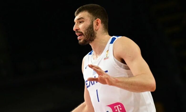 Εθνική-Ελλάδας-μπάσκετ:-Πρόβλημα-με-Ρογκαβόπουλο,-αμφίβολος-για-Μαυροβούνιο