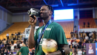 Παναθηναϊκός:-Ο-Χέιζ-Ντέιβις-ανέβασε-το-βίντεο-του-τελικού-από-την-vintage-κάμερα-με-τον-Ναν-να-πρωταγωνιστεί