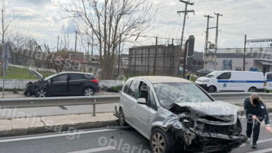 Τροχαίο-στη-Λάρισα:-Μετωπική-σύγκρουση-δύο-αυτοκινήτων-με-3-τραυματίες