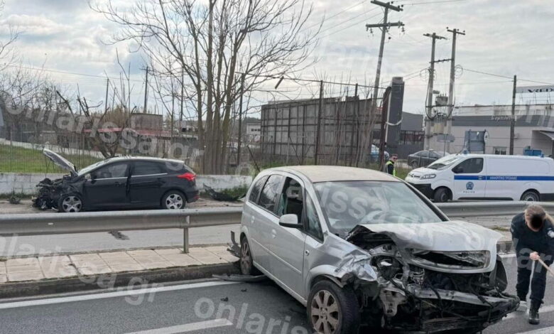 Τροχαίο-στη-Λάρισα:-Μετωπική-σύγκρουση-δύο-αυτοκινήτων-με-3-τραυματίες