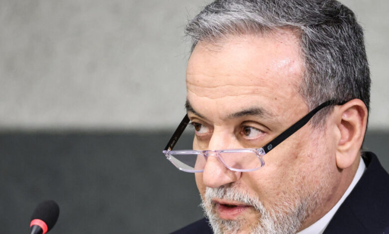 Ιράν:-Οι-αμερικανικές-βάσεις-στη-Μέση-Ανατολή-που-βάζει-στο-στόχαστρο-–-Θα-τις-χτυπήσουμε-όλες,-απειλεί-ο-Αραγτσί