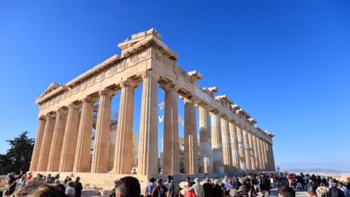 Πώς-επηρεάζει-την-Ελλάδα-ο-πόλεμος-στο-Ιράν-–-Οι-έμμεσες-επιπτώσεις-σε-ενεργειακό-κόστος,-τουρισμό,-ναυτιλία,-εμπόριο