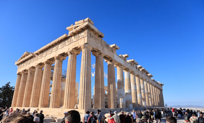 Πώς-επηρεάζει-την-Ελλάδα-ο-πόλεμος-στο-Ιράν-–-Οι-έμμεσες-επιπτώσεις-σε-ενεργειακό-κόστος,-τουρισμό,-ναυτιλία,-εμπόριο