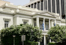 ΥΠΕΞ-για-τις-επιθέσεις-στο-Ιράν:-«Παρακολουθούμε-τις-εξελίξεις,-ενεργοποιήσαμε-τη-Μονάδα-Διαχείρισης-Κρίσεων»