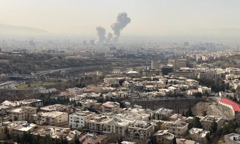 Ισραήλ-και-ΗΠΑ-εξαπέλυσαν-επίθεση-στο-Ιράν-Η-Τεχεράνη-χτυπά-βάσεις-σε-Κατάρ,-Κουβέιτ,-Μπαχρέιν-και-hae-[live]