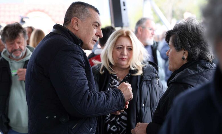 Στον-τόπο-της-τραγωδίας-στα-Τέμπη-η-Χρύσα-Ντιντή