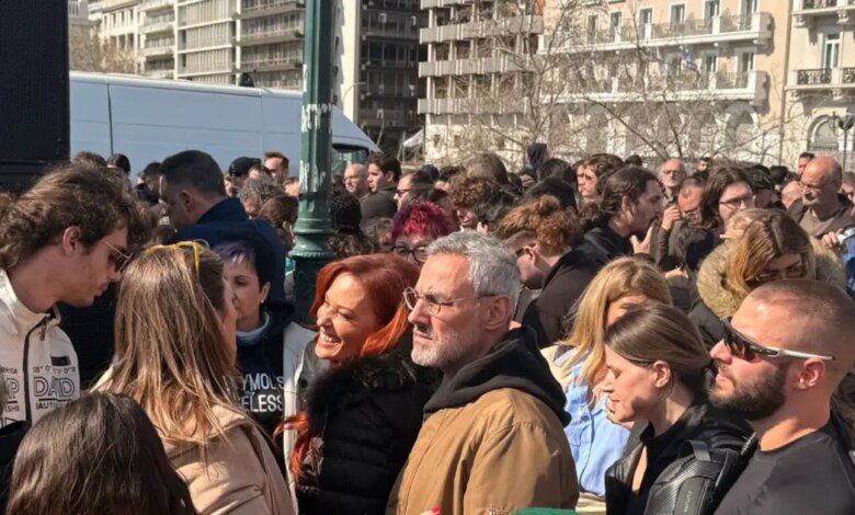 Τέμπη:-Σίσσυ-Χρηστίδου-και-Νίκος-Συρίγος-στο-συλλαλητήριο-της-Αθήνας