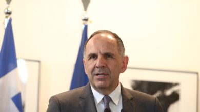 Γεραπετρίτης:-«Καλώ-τους-Έλληνες-πολίτες-στην-περιοχή-να-παραμένουν-σε-ασφαλή-τόπο-και-να-ακολουθούν-τις-οδηγίες-των-πρεσβειών-μας»