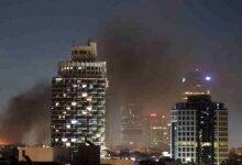 Σειρήνες-πάλι-στο-Τελ-Αβίβ,-μία-νεκρή-και-20-τραυματίες-από-πτώση-πυραύλων-του-Ιράν