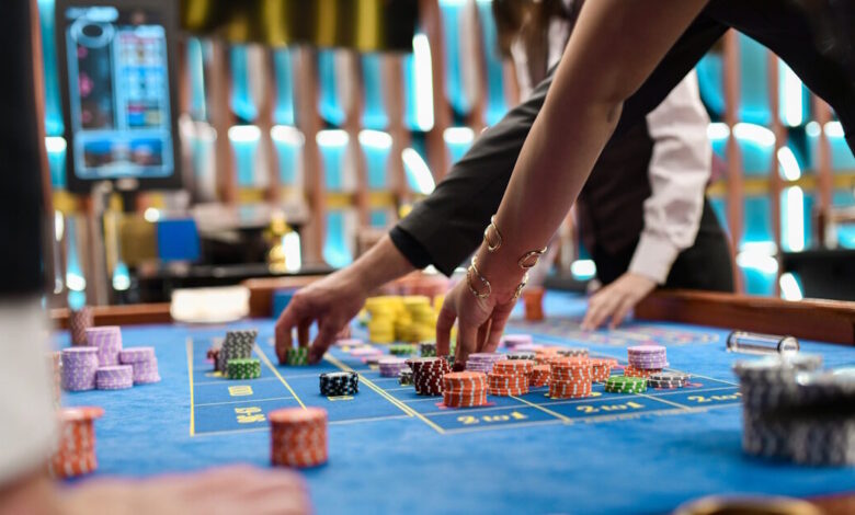 Νομοσχέδιο-για-παράνομο-τζόγο:-Επιπλέον-έσοδα-έως-112-εκατ.-ευρώ-τον-χρόνο-για-το-Δημόσιο,-βαριές-ποινές-για-παραβάτες-–-tι-αλλάζει-για-τις-επιχειρήσεις