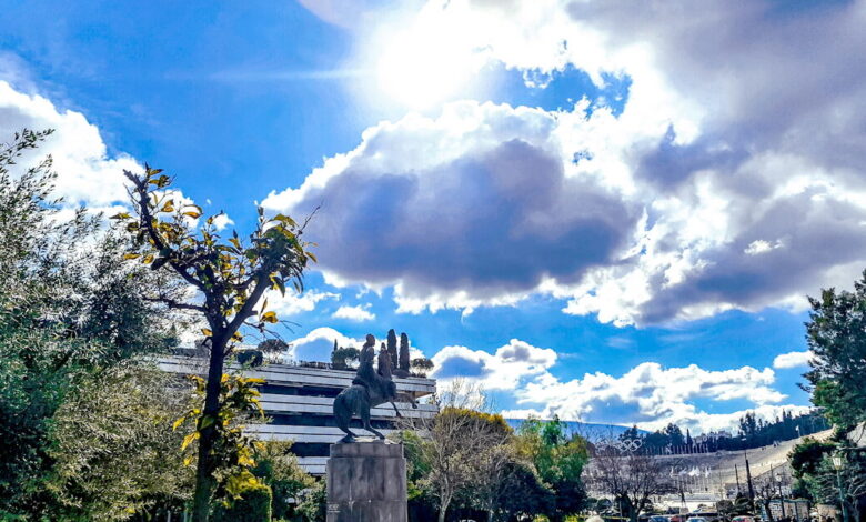 Καιρός-σήμερα:-Με-λιακάδα-και-παροδικές-νεφώσεις-μας-«υποδέχεται»-η-άνοιξη-–-Βροχές-σε-Κρήτη-και-Κυκλάδες