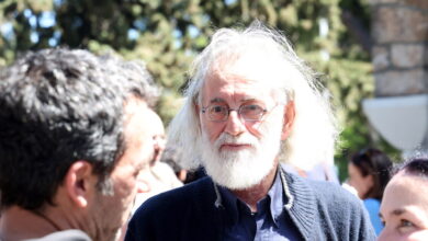 Μιχάλης-Αεράκης:-«12-χρονών-άρχισα-να-πουλάω-λαχεία-και-παράλληλα-δούλευα-ως-βοηθός-σερβιτόρου»