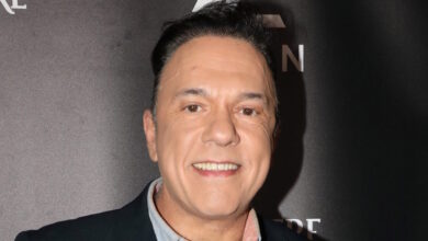 Ποσειδώνας-Γιαννόπουλος-για-Σάκη-Ρουβά:-Τηλεοπτικά-δεν-μου-άρεσε-ποτέ,-μου-κάνει-πιο-τετράγωνος-και-ξύλινος