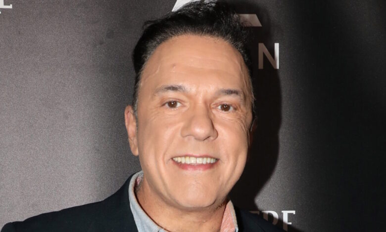 Ποσειδώνας-Γιαννόπουλος-για-Σάκη-Ρουβά:-Τηλεοπτικά-δεν-μου-άρεσε-ποτέ,-μου-κάνει-πιο-τετράγωνος-και-ξύλινος