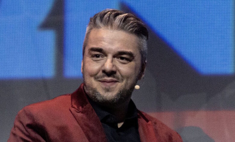 Πέτρος-Πολυχρονίδης-για-social-media:-Θα-πρέπει-να-απαγορευτούν-και-σε-ενήλικες,-νιώθω-ότι-είναι-πάθηση