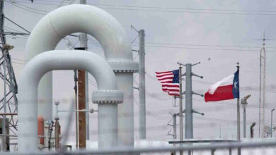 «Φλέγεται»-το-πετρέλαιο,-εκτοξεύθηκε-στα-82-δολάρια-το-βαρέλι-λόγω-του-πολέμου-στη-Μέση-Ανατολή