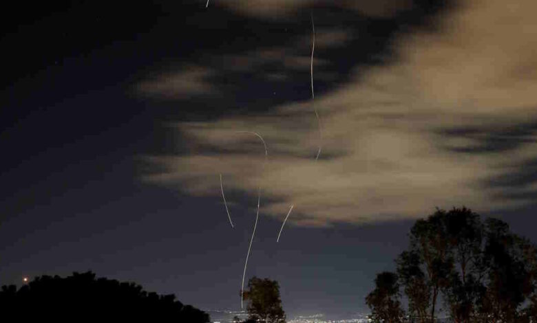 Σειρήνες-συναγερμού-στο-βόρειο-Ισραήλ,-εκτόξευση-ρουκετών-της-Χεζμπολάχ-από-τον-Λίβανο