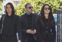 Αλέξης-Κούγιας:-Μνημόσυνο-για-τον-έναν-χρόνο-από-τον-θάνατό-του-–-Στο-Α’-νεκροταφείο-Αθηνών-η-Εύη-Βατίδου-και-τα-παιδιά-του