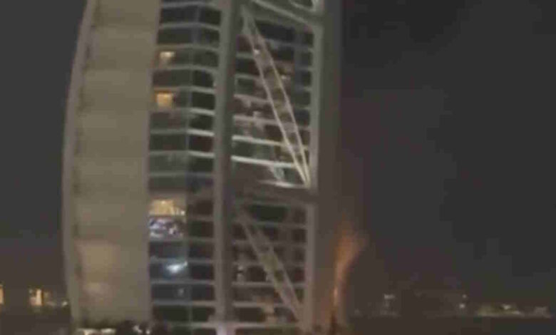 politico:-Τοστ-με-αβοκάντο,-influencers-και-πανικός,-πώς-τελείωσε-το-πάρτι-στο-Ντουμπάι