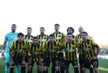 ΑΕΚ:-Η-αγκαλιά-των-παικτών-μετά-το-τέλος-του-αγώνα-με-το-Βόλο