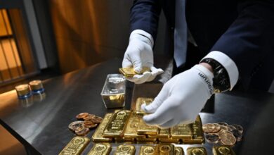 Ο-χρυσός-οδεύει-στα-5.400-δολάρια-–-Κερδίζει-επενδυτές-που-αποστρέφονται-το-ρίσκο-καθώς-κλιμακώνεται-η-ένταση-στη-Μέση-Ανατολή