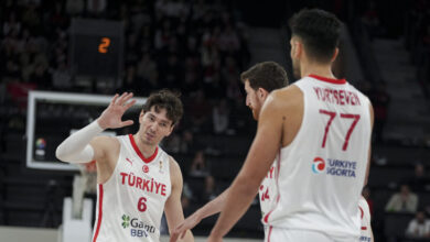 Τουρκία-–-Σερβία-94-86:-Συνέχισε-αήττητη-η-ομάδα-του-Άταμαν-με-Όσμαν-και-Γιούρτσεβεν