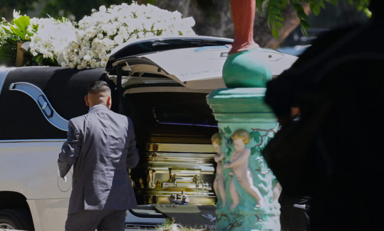 Μεξικό:-Χρυσό-φέρετρο-και-έντονη-στρατιωτική-παρουσία-στην-κηδεία-του-«Ελ-Μέντσο»