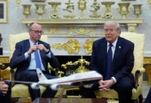 Παγώνει-τις-συναλλαγές-με-την-Ισπανία-ο-Τραμπ-επειδή-δεν-έδωσε-λιμάνια-για-την-επίθεση-στο-Ιράν-Πυρά-και-κατά-Λονδίνου