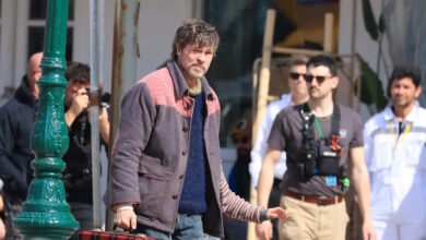 Ο-Μπραντ-Πιτ-σαλπάρει-από-την-Ύδρα,-απόβαση-και-αναχώρηση