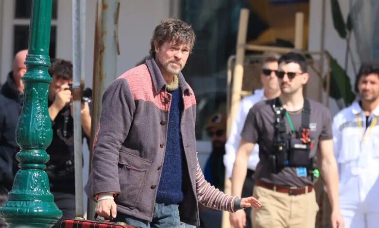 Ο-Μπραντ-Πιτ-σαλπάρει-από-την-Ύδρα,-απόβαση-και-αναχώρηση