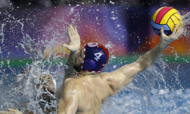 Νόβι-Μπέογκραντ-–-Ολυμπιακός-12-10:-Πρεμιέρα-με-ήττα-στα-προημιτελικά-του-champions-league-στο-πόλο