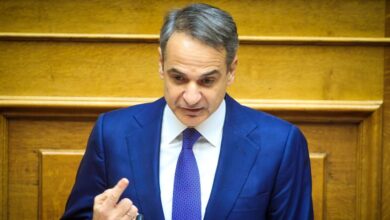 Μητσοτάκης-και-Γεραπετρίτης-ενημερώνουν-τη-Βουλή-για-τη-Μέση-Ανατολή:-Γιατί-το-Μαξίμου-λέει-«όχι»-σε-σύγκλιση-Συμβουλίου-Εξωτερικής-Πολιτικής