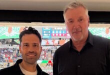 Ο-Κωνσταντίνος-Αργυρός-φωτογραφήθηκε-με-τον-Τόνι-Κούκοτς-στο-Σικάγο