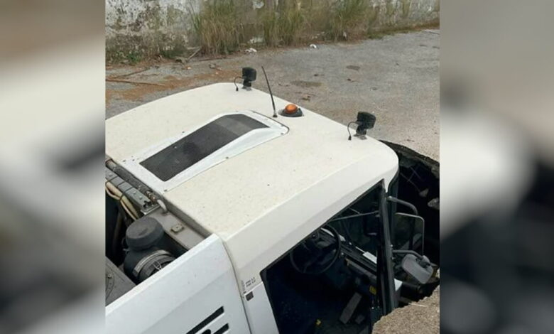 Γιάννενα:-Δρόμος-υποχώρησε-και-«κατάπιε»-απορριμματοφόρο-–-Δεν-τραυματίστηκε-ο-οδηγός