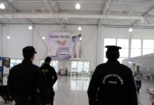 «Ελευθέριος-Βενιζέλος»:-Άνδρας-σε-αμόκ-πέταξε-μπουκάλια-σε-επιβάτες-και-διέλυσε-κατάστημα-duty-free-–-Βίντεο-ντοκουμέντο