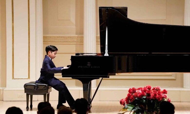 Εμμανουήλ-Κουτσάκης:-Ο-10χρονος-πιανίστας-της-ΣΟΝΕ-με-διεθνείς-διακρίσεις