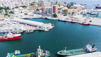 Ασφάλιστρα-πολέμου-και-έκτακτες-χρεώσεις-ανεβάζουν-το-κόστος-για-την-ελληνική-ναυτιλία-και-το-λιμάνι-του-Πειραιά