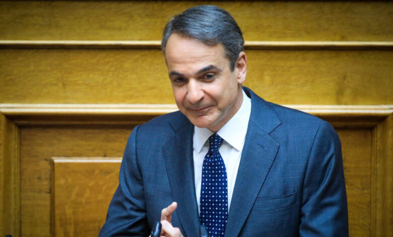 Μητσοτάκης-κατά-Κουτσούμπα-για-την-Κύπρο-και-αιχμές-για-«πατριώτες-της-φακής»:-«Μάλλον-ήμουν-προσβλητικός-για-τις-φακές»