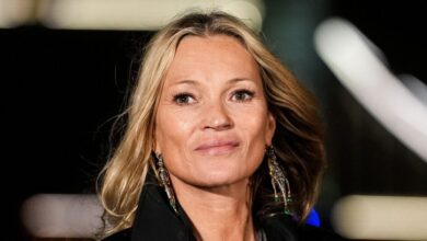 Κέιτ-Μος:-Η-αντίδρασή-της-στην-Εβδομάδα-Μόδας-στο-Παρίσι-που-συζητήθηκε-–-«Σε-παρακαλώ,-μην-με-αγγίζεις»