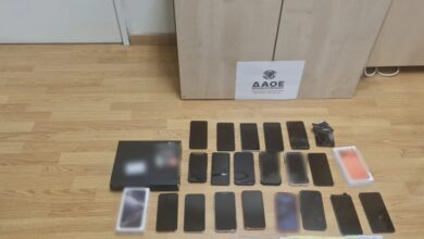 Ζεφύρι:-Εξαρθρώθηκε-κύκλωμα-που-εξαπατούσε-πολίτες-–-Έπιασαν-στα-πράσα-6-άτομα-στο-«τηλεφωνικό-κέντρο»