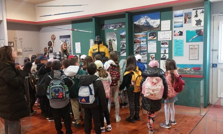 Μαθητές-από-Καρδίτσα-και-ΚΔΑΠ-ΜΕΑ-στο-Δημοτικό-Ιστορικό-Αθλητικό-Μουσείο