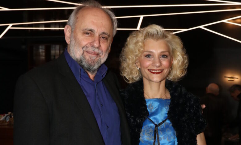 Ο-Σωτήρης-Χατζάκης-για-τη-σύζυγό-του:-Ήμουν-φανατικός-εργένης-αλλά-κατάλαβα-ότι-αγαπάω-αυτό-το-πλάσμα