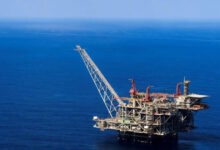 Κριτική-από-την-αντιπολίτευση-για-τις-διατάξεις-περί-ΑΟΖ-στις-συμβάσεις-των-υδρογονανθράκων-–-Πώς-απαντά-η-κυβέρνηση
