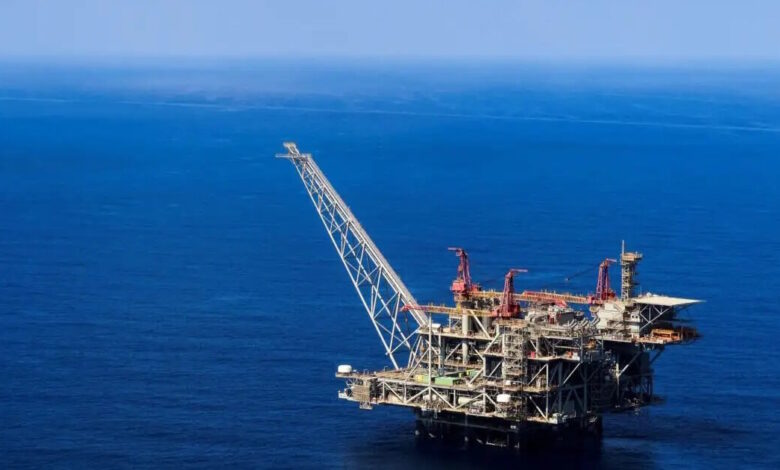 Κριτική-από-την-αντιπολίτευση-για-τις-διατάξεις-περί-ΑΟΖ-στις-συμβάσεις-των-υδρογονανθράκων-–-Πώς-απαντά-η-κυβέρνηση