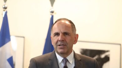 Γιώργος-Γεραπετρίτης:-Η-Σούδα-δεν-απειλείται,-ανησυχία-για-τα-στενά-του-Ορμούζ,-ιστορικό-καθήκον-η-στρατιωτική-αποστολή-στην-Κύπρο