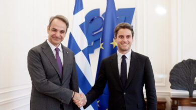 Συνάντηση-Μητσοτάκη-με-τον-πρώην-πρωθυπουργό-της-Γαλλίας-Γκαμπριέλ-Ατάλ:-Στο-επίκεντρο-οι-ελληνογαλλικές-σχέσεις-και-η-Μέση-Ανατολή