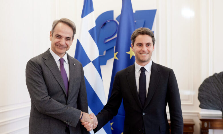 Συνάντηση-Μητσοτάκη-με-τον-πρώην-πρωθυπουργό-της-Γαλλίας-Γκαμπριέλ-Ατάλ:-Στο-επίκεντρο-οι-ελληνογαλλικές-σχέσεις-και-η-Μέση-Ανατολή